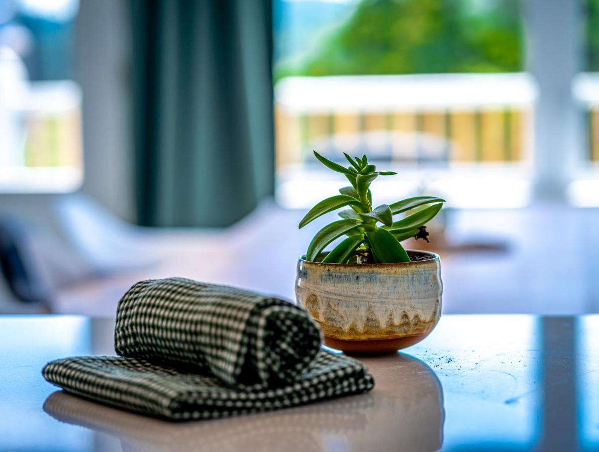 Hotel-Appartements De La Gare Val-David Esterno foto